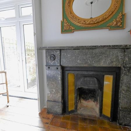Quirky Spacious Ground Floor Victorian Garden Flat 沃辛 外观 照片