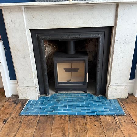 Quirky Spacious Ground Floor Victorian Garden Flat 沃辛 外观 照片