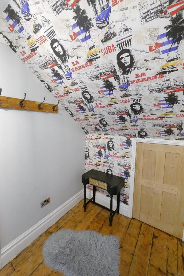 Quirky Spacious Ground Floor Victorian Garden Flat 沃辛 外观 照片