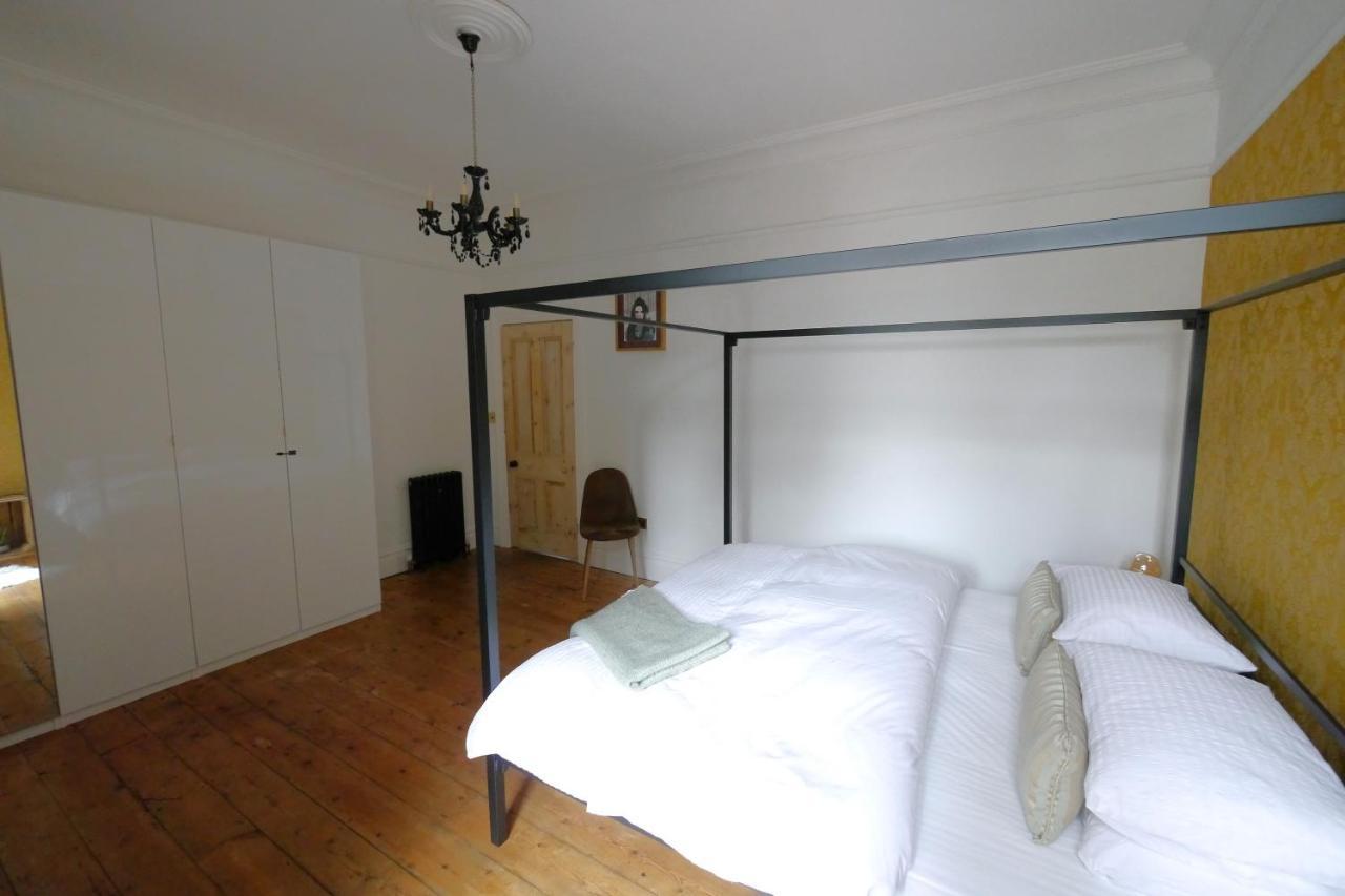 Quirky Spacious Ground Floor Victorian Garden Flat 沃辛 外观 照片
